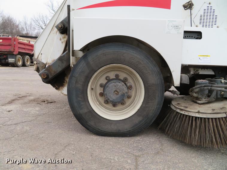 image for item DG3876 2006 Elgin Pelican street sweeper