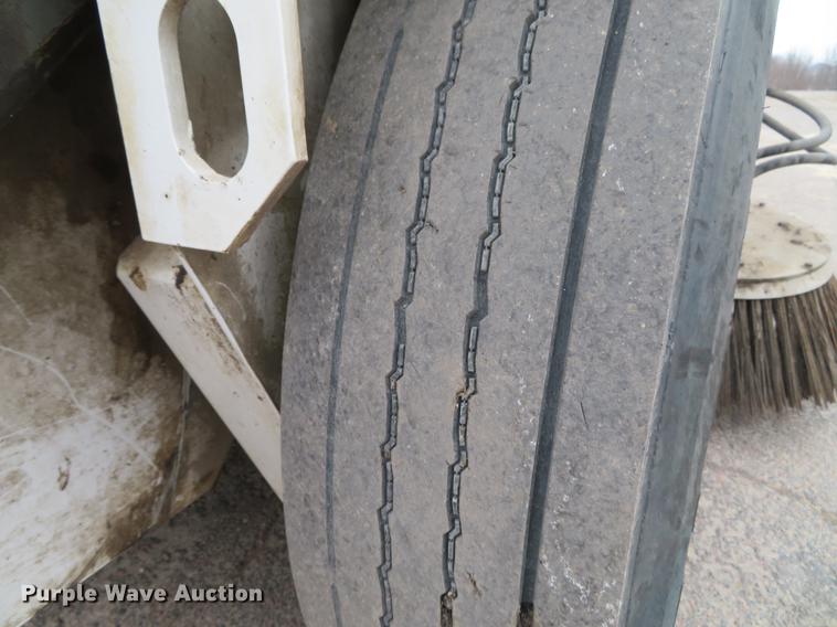 image for item DG3876 2006 Elgin Pelican street sweeper