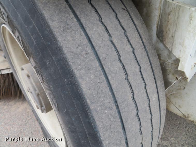 image for item DG3876 2006 Elgin Pelican street sweeper