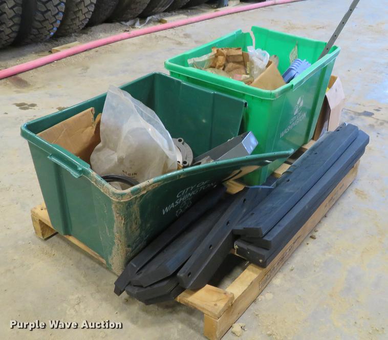 image for item DG3876 2006 Elgin Pelican street sweeper