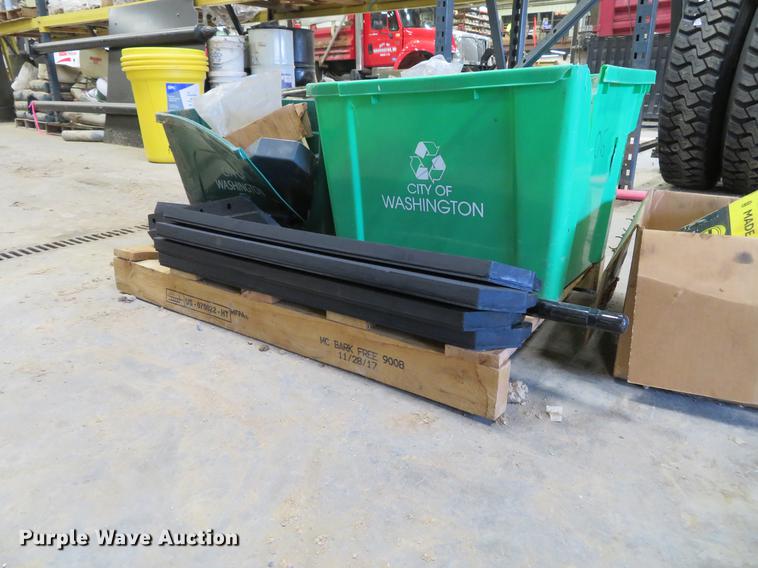 image for item DG3876 2006 Elgin Pelican street sweeper