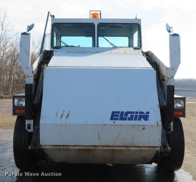 image for item DG3877 2002 Elgin Pelican P series street sweeper