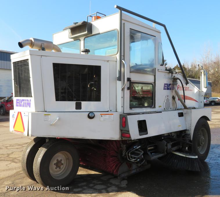 image for item DG3877 2002 Elgin Pelican P series street sweeper