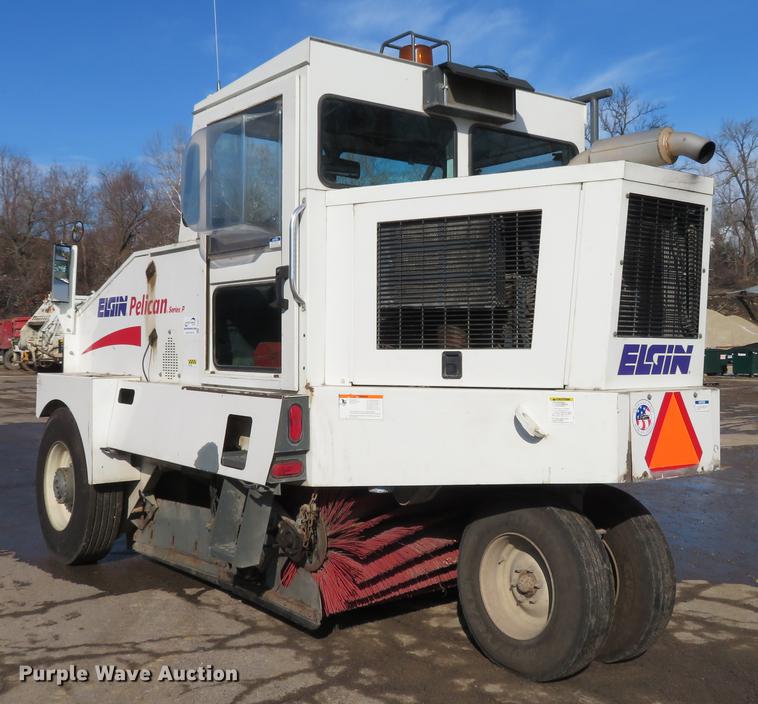 image for item DG3877 2002 Elgin Pelican P series street sweeper