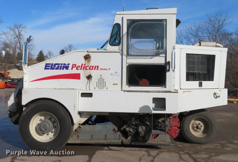 image for item DG3877 2002 Elgin Pelican P series street sweeper