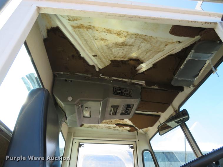 image for item DG3877 2002 Elgin Pelican P series street sweeper