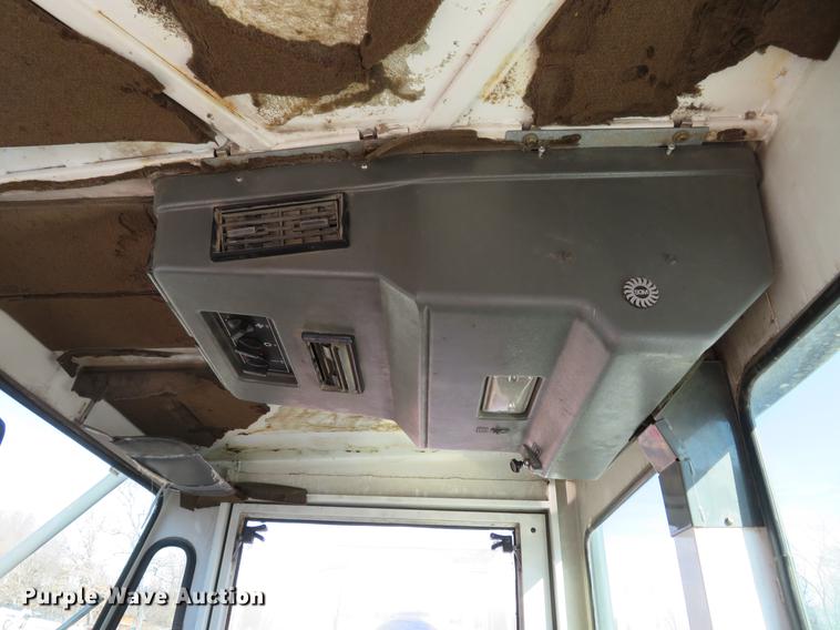 image for item DG3877 2002 Elgin Pelican P series street sweeper