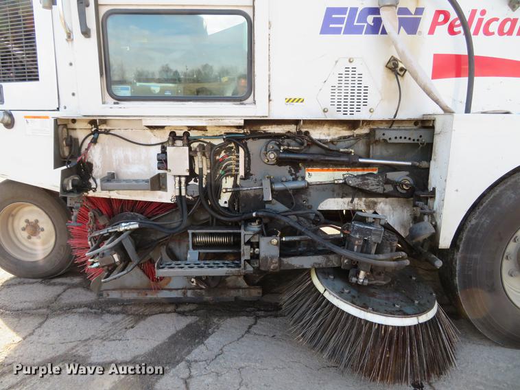 image for item DG3877 2002 Elgin Pelican P series street sweeper
