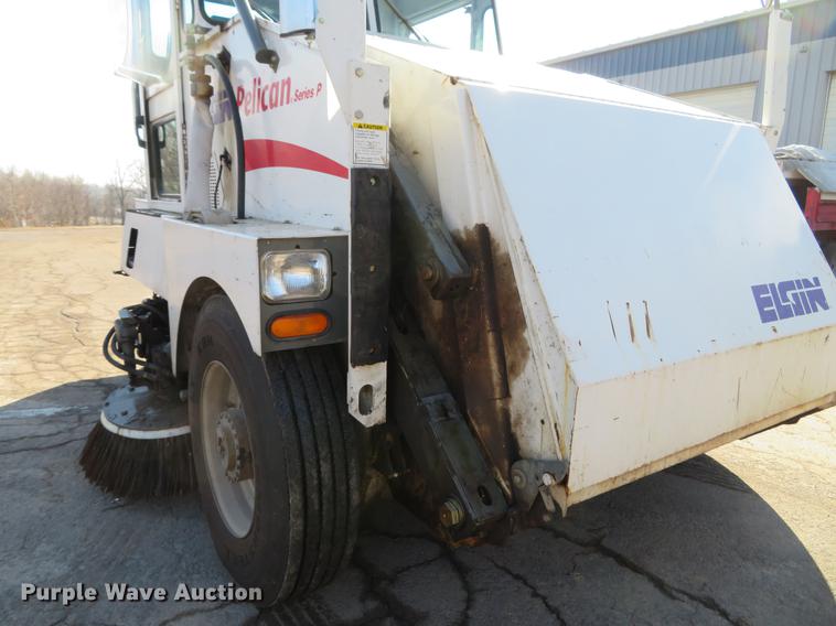 image for item DG3877 2002 Elgin Pelican P series street sweeper