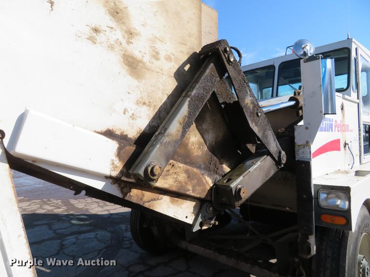 image for item DG3877 2002 Elgin Pelican P series street sweeper