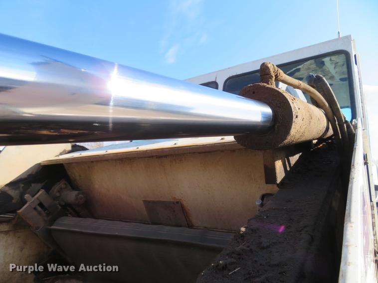 image for item DG3877 2002 Elgin Pelican P series street sweeper