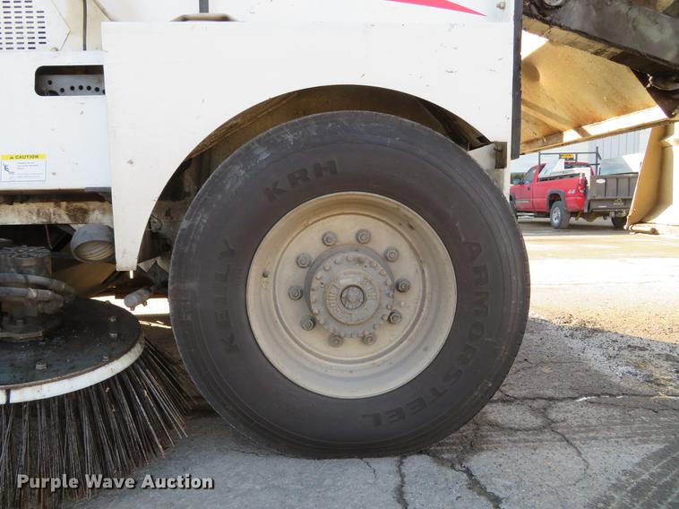 image for item DG3877 2002 Elgin Pelican P series street sweeper