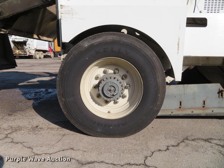 image for item DG3877 2002 Elgin Pelican P series street sweeper