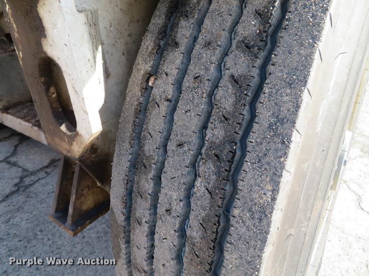 image for item DG3877 2002 Elgin Pelican P series street sweeper