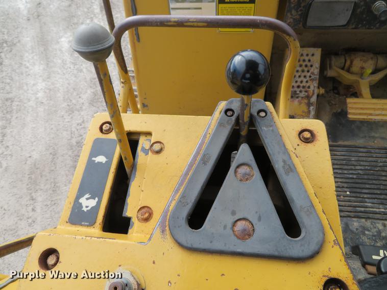 image for item DG3883 1993 Caterpillar 953B track loader