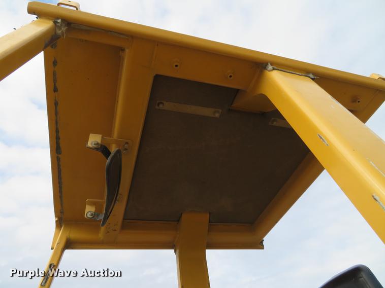 image for item DG3883 1993 Caterpillar 953B track loader