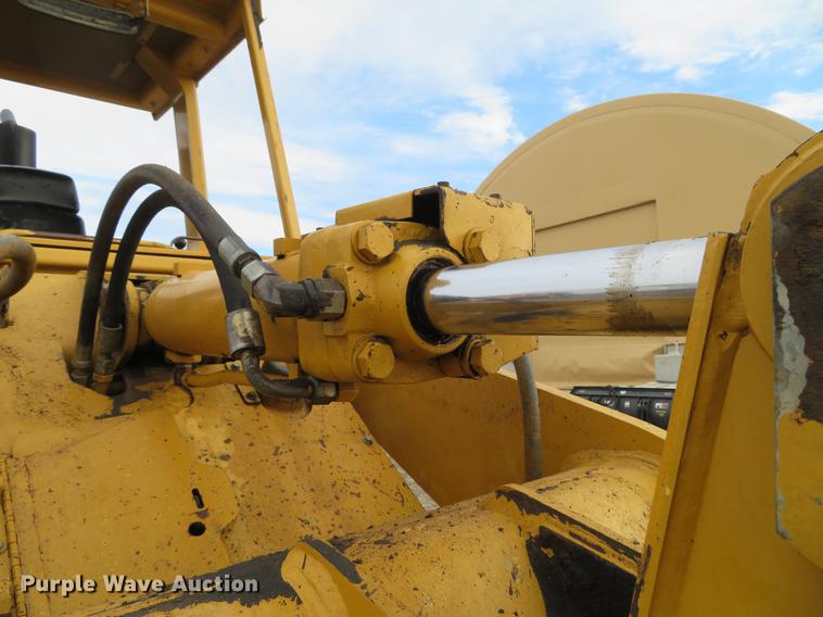 image for item DG3883 1993 Caterpillar 953B track loader