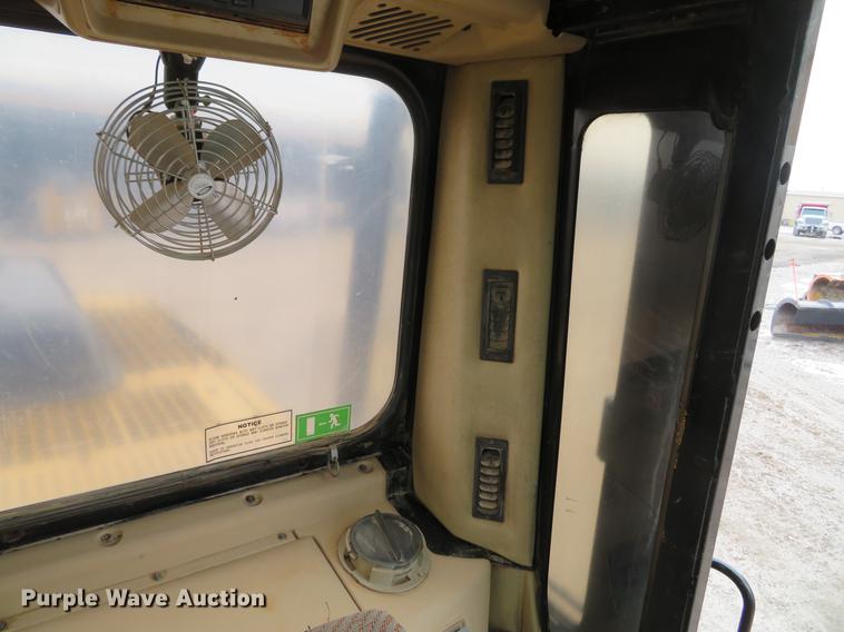 image for item DG3884 1999 Caterpillar 325B L excavator