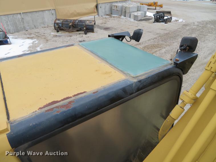 image for item DG3884 1999 Caterpillar 325B L excavator