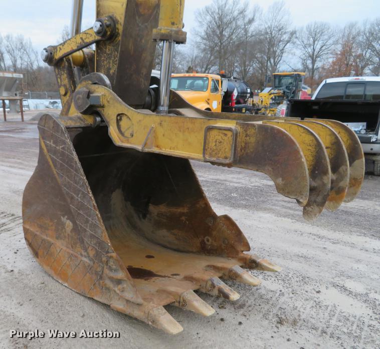 image for item DG3884 1999 Caterpillar 325B L excavator