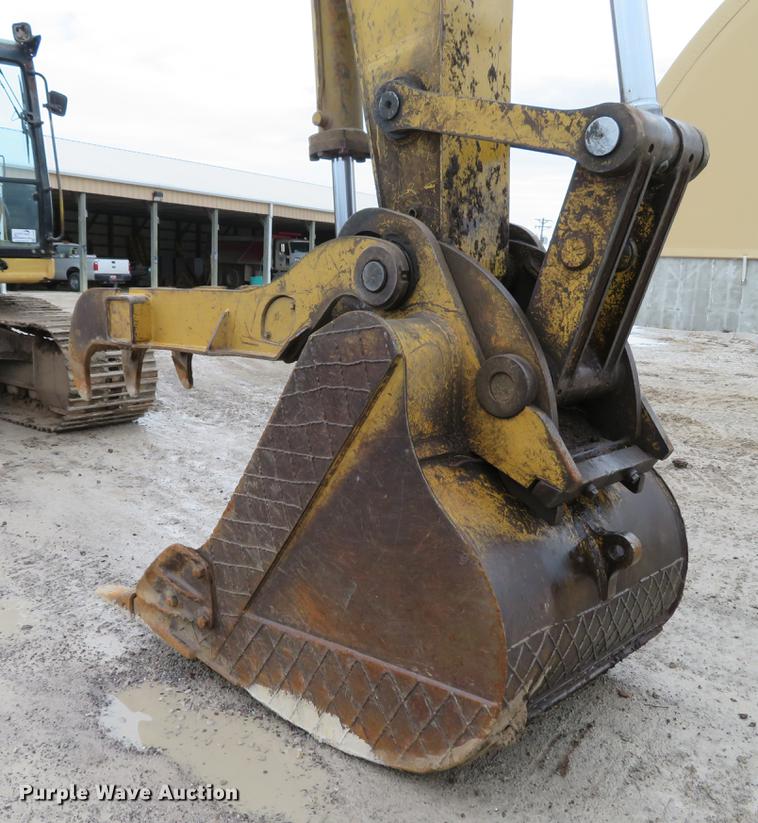 image for item DG3884 1999 Caterpillar 325B L excavator