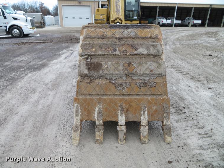 image for item DG3884 1999 Caterpillar 325B L excavator