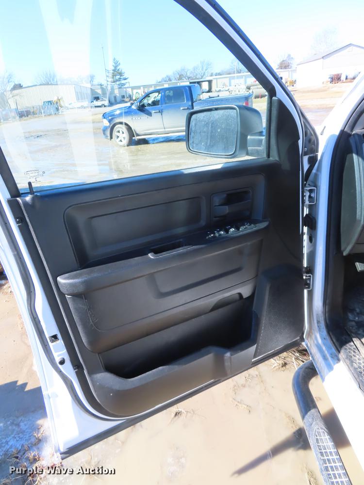 image for item DN9123 2013 Dodge Ram 1500 Crew Cab pickup truck