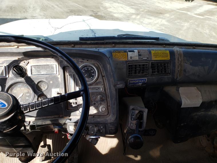 image for item EN9781 1994 Ford L8000 dump truck