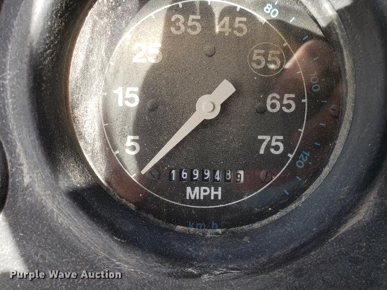 image for item EN9781 1994 Ford L8000 dump truck