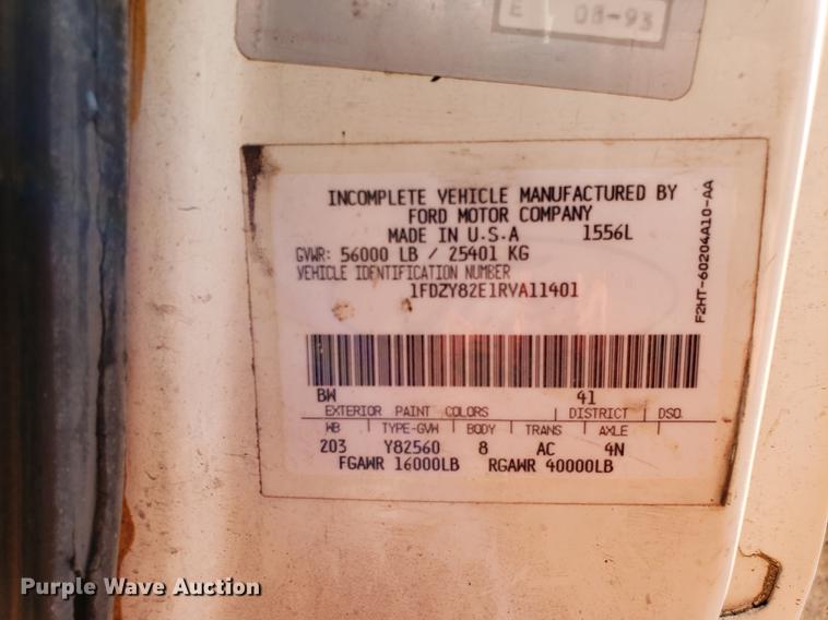 image for item EN9781 1994 Ford L8000 dump truck