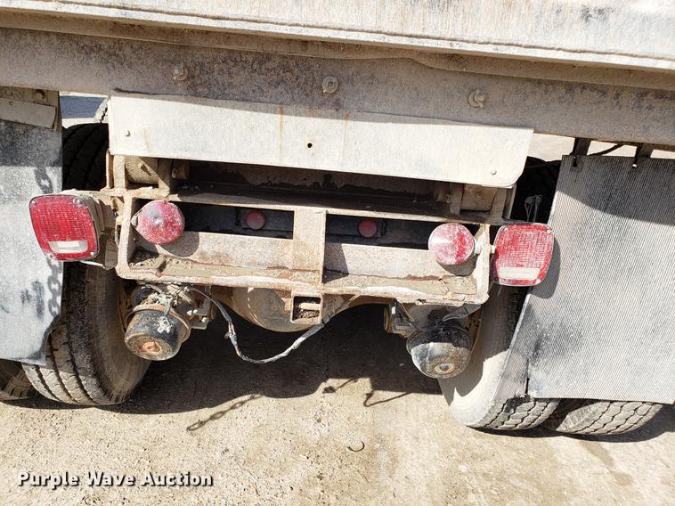 image for item EN9781 1994 Ford L8000 dump truck