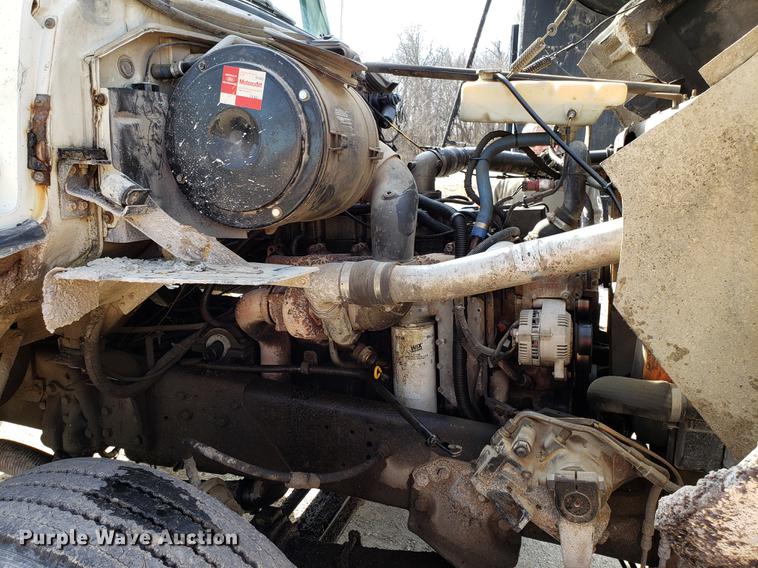 image for item EN9781 1994 Ford L8000 dump truck