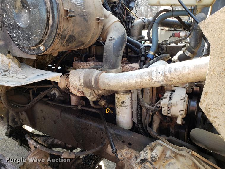 image for item EN9781 1994 Ford L8000 dump truck