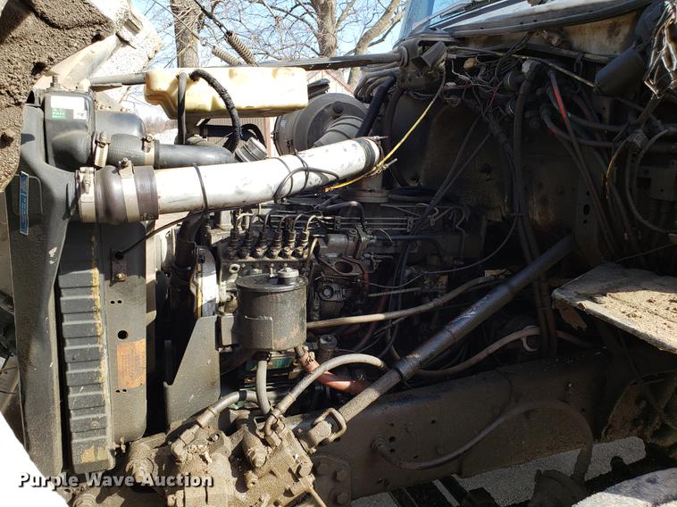 image for item EN9781 1994 Ford L8000 dump truck