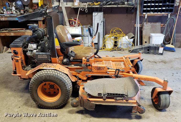 image for item EN9782 Scag Turf Tiger STT-35BVAC-SS ZTR lawn mower