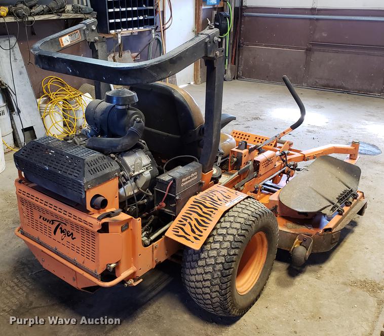 image for item EN9782 Scag Turf Tiger STT-35BVAC-SS ZTR lawn mower