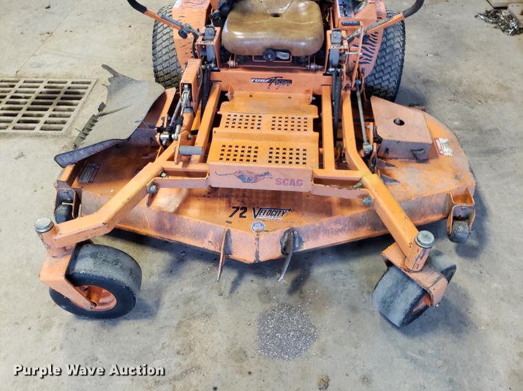 image for item EN9782 Scag Turf Tiger STT-35BVAC-SS ZTR lawn mower
