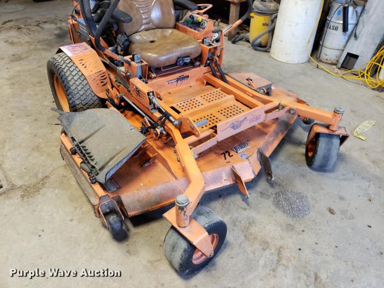 image for item EN9782 Scag Turf Tiger STT-35BVAC-SS ZTR lawn mower