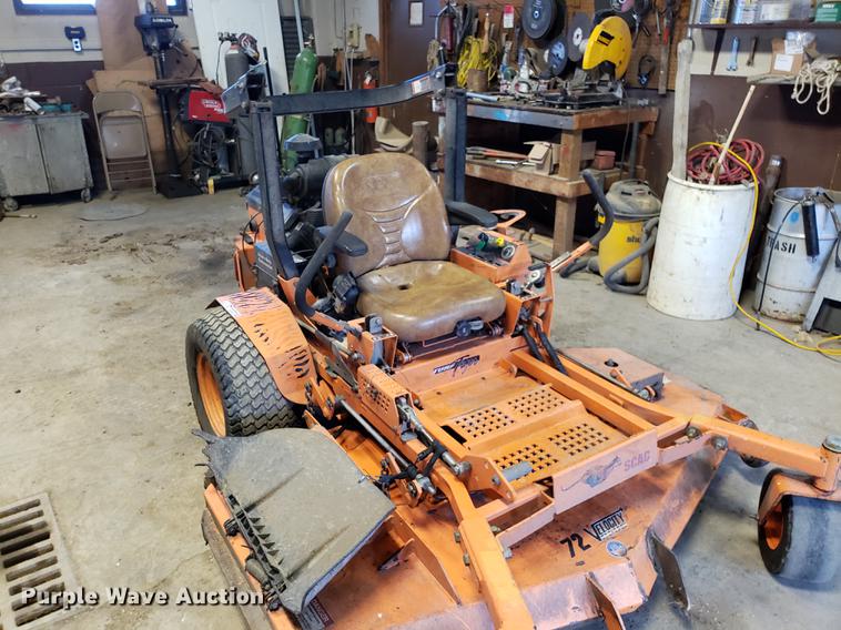 image for item EN9782 Scag Turf Tiger STT-35BVAC-SS ZTR lawn mower