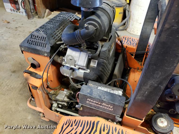 image for item EN9782 Scag Turf Tiger STT-35BVAC-SS ZTR lawn mower