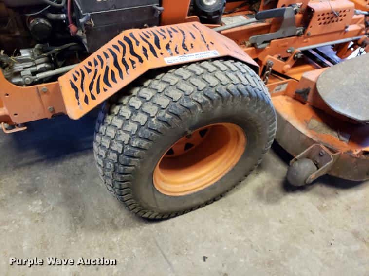 image for item EN9782 Scag Turf Tiger STT-35BVAC-SS ZTR lawn mower