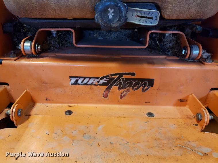 image for item EN9782 Scag Turf Tiger STT-35BVAC-SS ZTR lawn mower