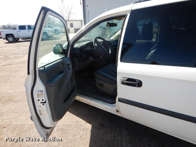image for item FA9263 2005 Dodge Grand Caravan van