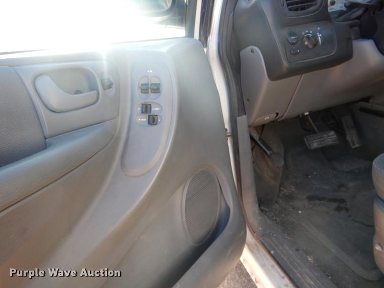 image for item FA9263 2005 Dodge Grand Caravan van