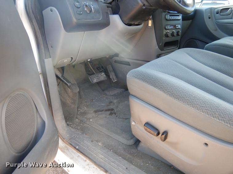 image for item FA9263 2005 Dodge Grand Caravan van