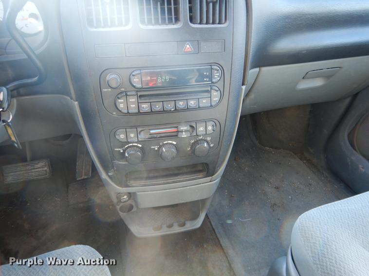 image for item FA9263 2005 Dodge Grand Caravan van