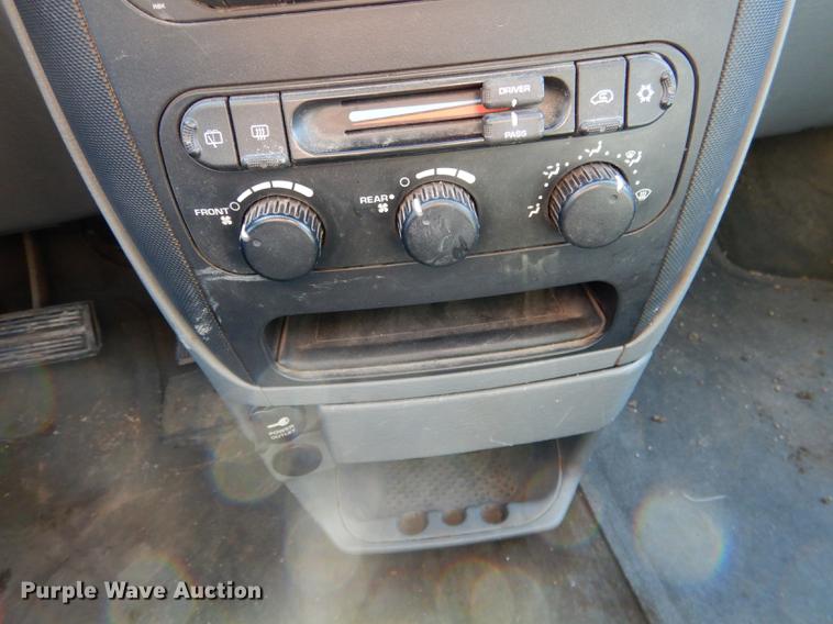 image for item FA9263 2005 Dodge Grand Caravan van