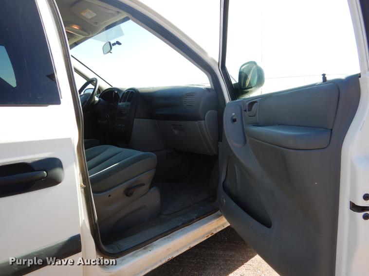 image for item FA9263 2005 Dodge Grand Caravan van