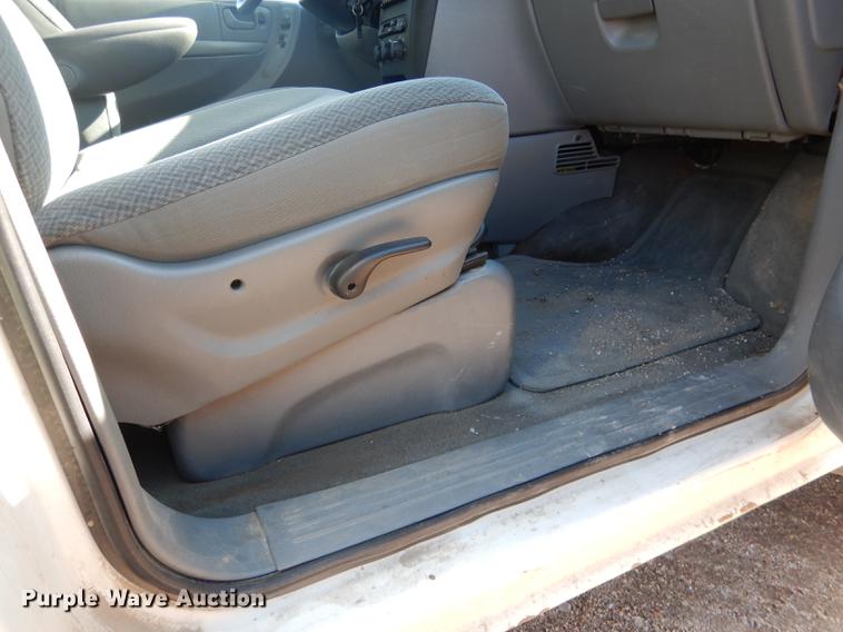 image for item FA9263 2005 Dodge Grand Caravan van