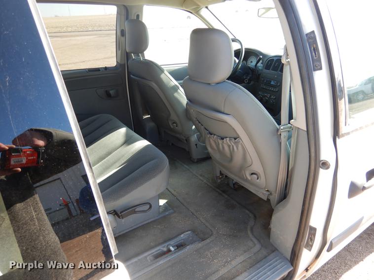 image for item FA9263 2005 Dodge Grand Caravan van